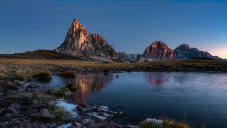 Alpine Dawn at Passo Giau wallpaper
