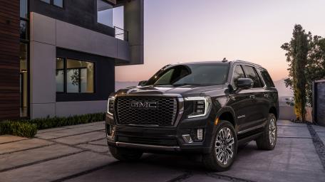GMC Yukon Denali Luxury Presence wallpaper
