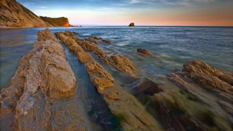 Sunset Rocks at Lulworth Cove wallpaper