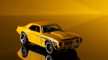 Golden Camaro Model Shine wallpaper