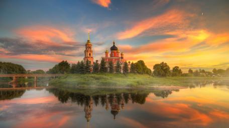 Sunset Glow Over Resurrection Cathedral wallpaper