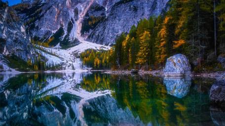 Pragser Wildsee Mirror of the Dolomites wallpaper