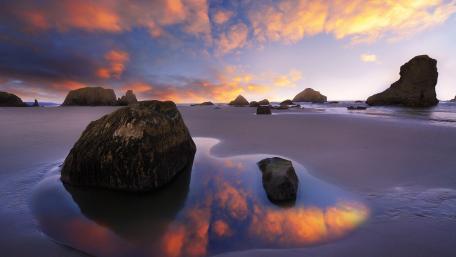 Sunset Reflections at Bandon Beach wallpaper