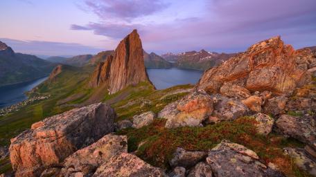 Segla Over Fjordgard at Sunset wallpaper