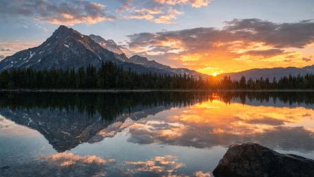 Sunset Lake Reflection wallpaper