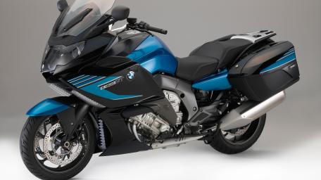 BMW K1600GT Sleek Power and Performance Unleashed wallpaper