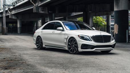 Mercedes-Benz S-Class Wald Black Bison Edition wallpaper