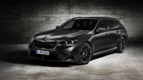 BMW M5 Touring in Matte Black wallpaper