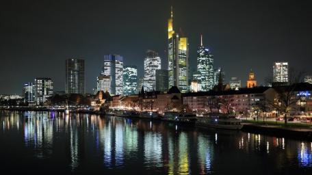 Stunning Night View of Frankfurt Skyline Reflection wallpaper