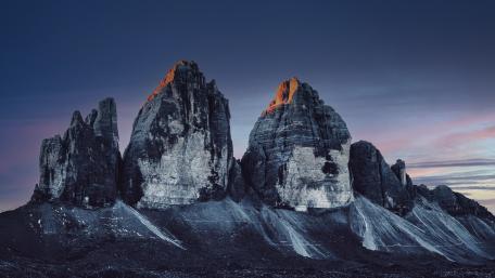 Twilight Glow Over Tre Cime Di Lavaredo wallpaper
