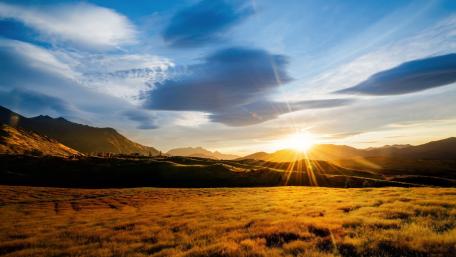 Golden Fields of Queenstown wallpaper
