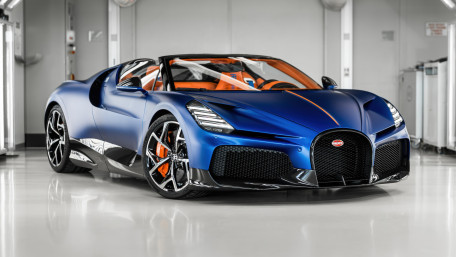 Bugatti W16 Mistral in Blue wallpaper