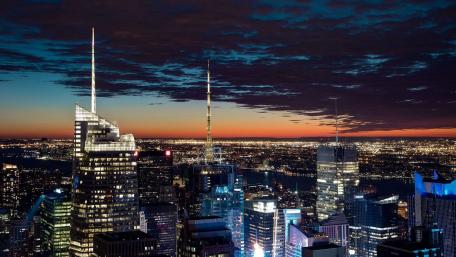 Manhattan Twilight Skyline Glow wallpaper