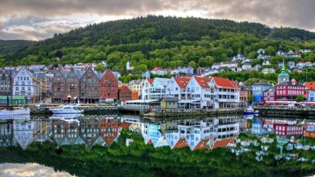 Bryggen Harbor Reflections in Bergen wallpaper