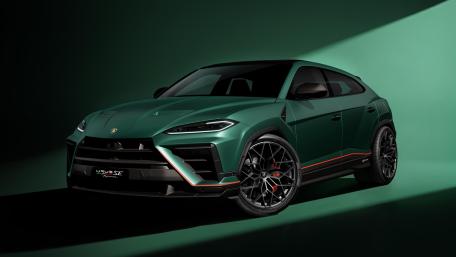 Lamborghini Urus SE Performante in Emerald Light wallpaper