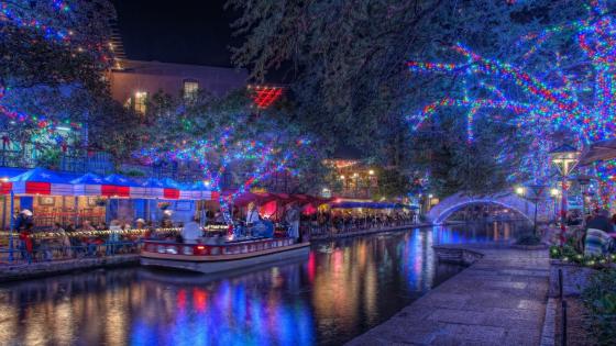 Christmas Lights on San Antonio's Riverwalk wallpaper