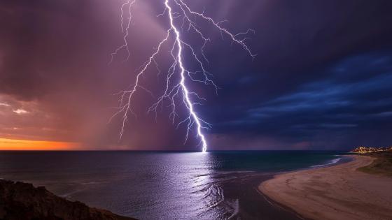 Seaside Lightning Spectacle wallpaper