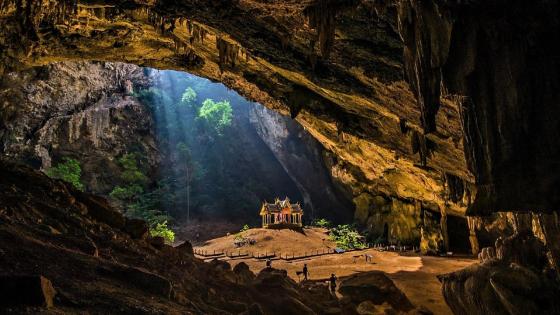 Phraya Nakhon Cave, Khao Sam Roi Yot National Park wallpaper
