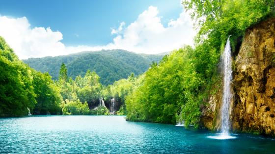 Waterfall at Plitvice Lakes National Park wallpaper