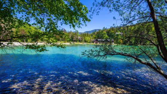Slovenia, Lake Jasna wallpaper