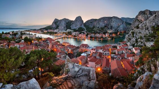 Omis and Cetina River wallpaper