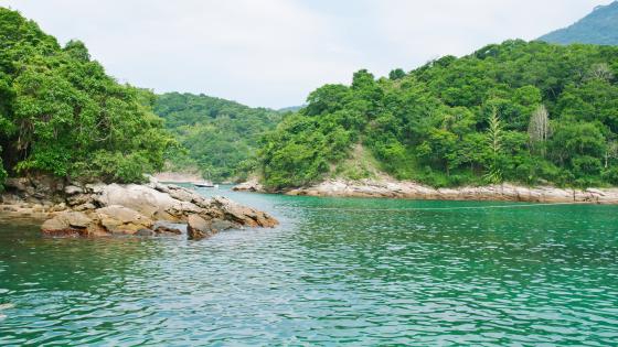 The blue Lake wallpaper