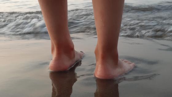 Foot on The Beach wallpaper