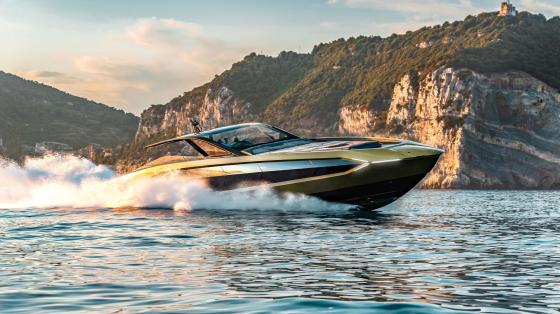 Lamborghini Luxury Yacht in Motion wallpaper