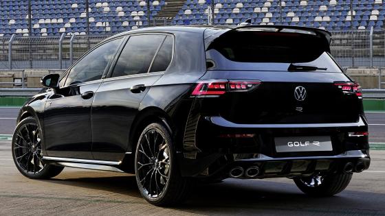 Volkswagen Golf R Elegance on the Track wallpaper