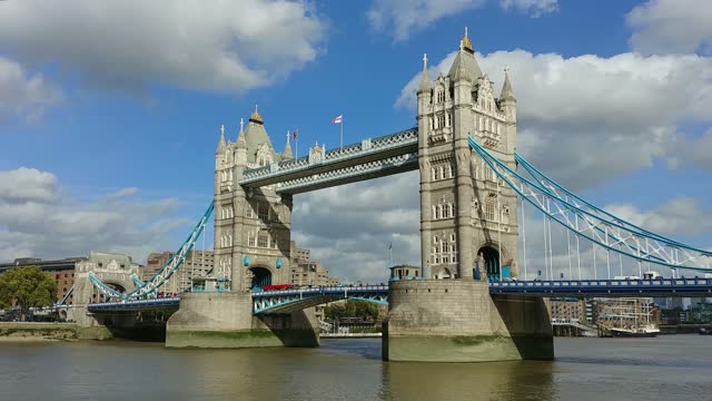London Tower Bridge on clear day live wallpaper
