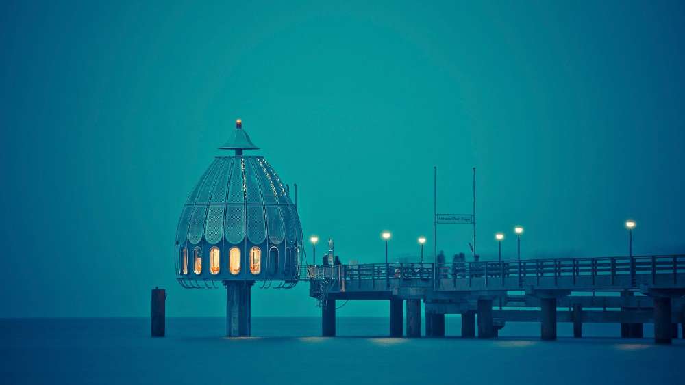Diving bell at the pier, Germany wallpaper