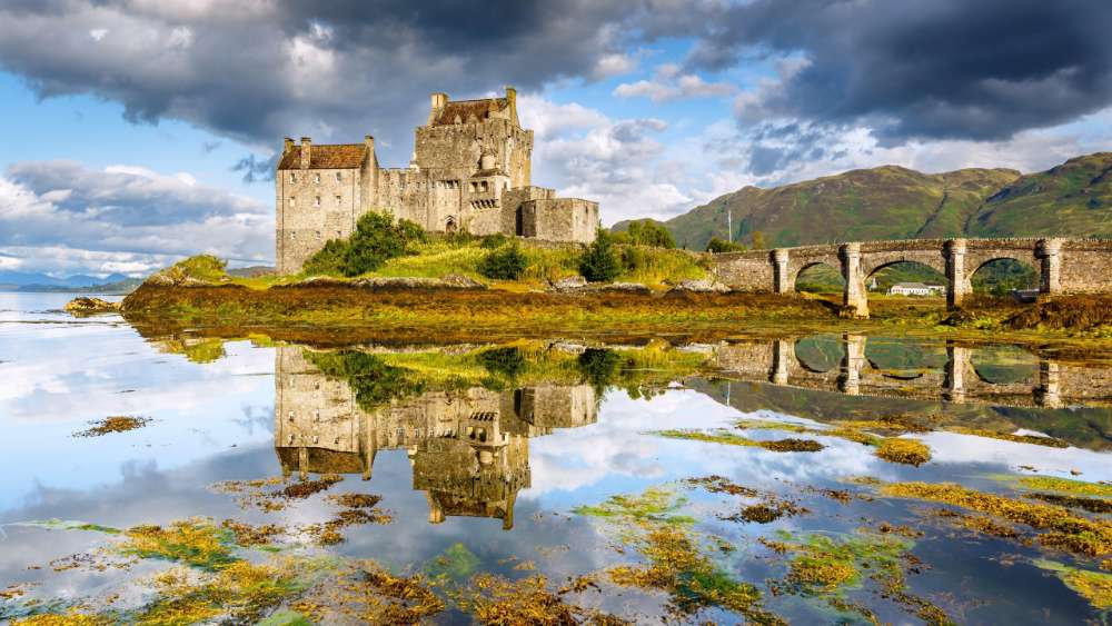 Eilean Donan Castle reflection wallpaper