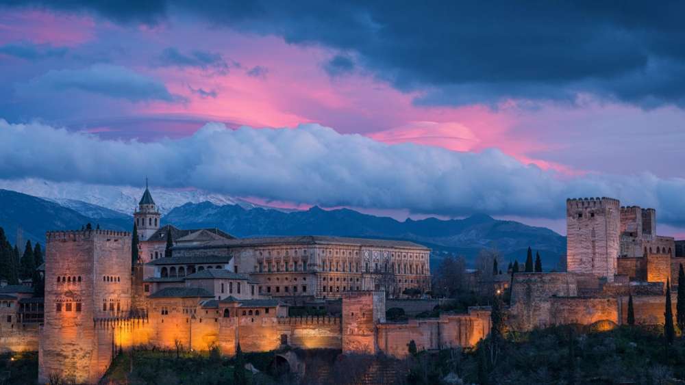 Alhambra Palace at dusk wallpaper