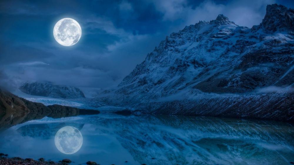 Cerro Torre in the full moon wallpaper