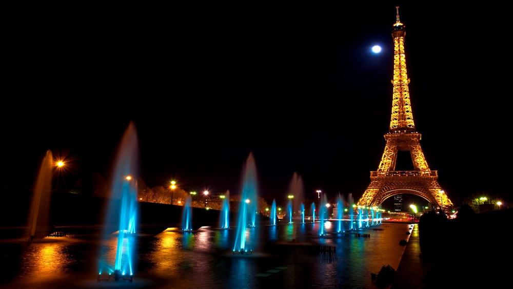 Eiffel Tower At Night HD Wallpaper - backiee - Free Ultra HD wallpaper