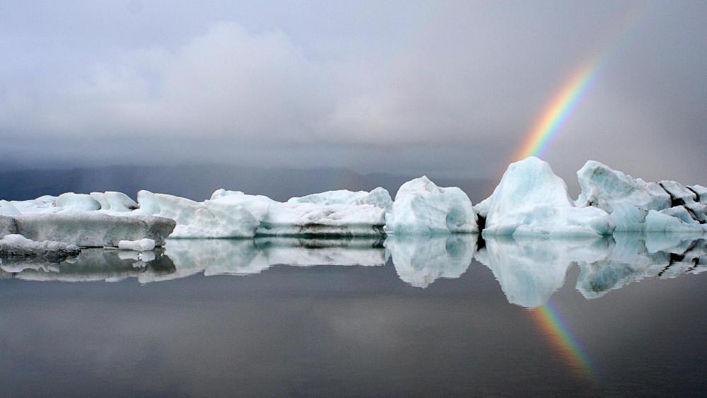 Jökulsárlón landscape with rainbow wallpaper