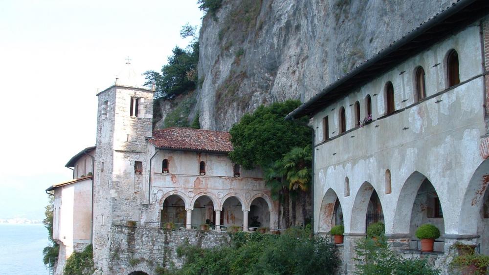 Italy - Santa Caterina del Sasso cliff-side monastery wallpaper