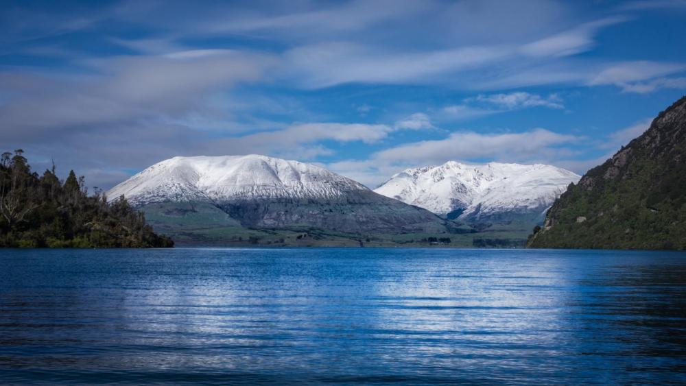 New Zealand - Lake Wakatipu wallpaper