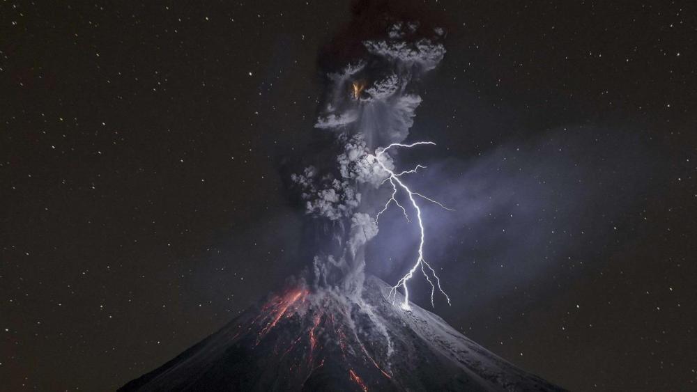 Volcanic eruption - Popocatepetl Vulcano eruption, Mexico wallpaper