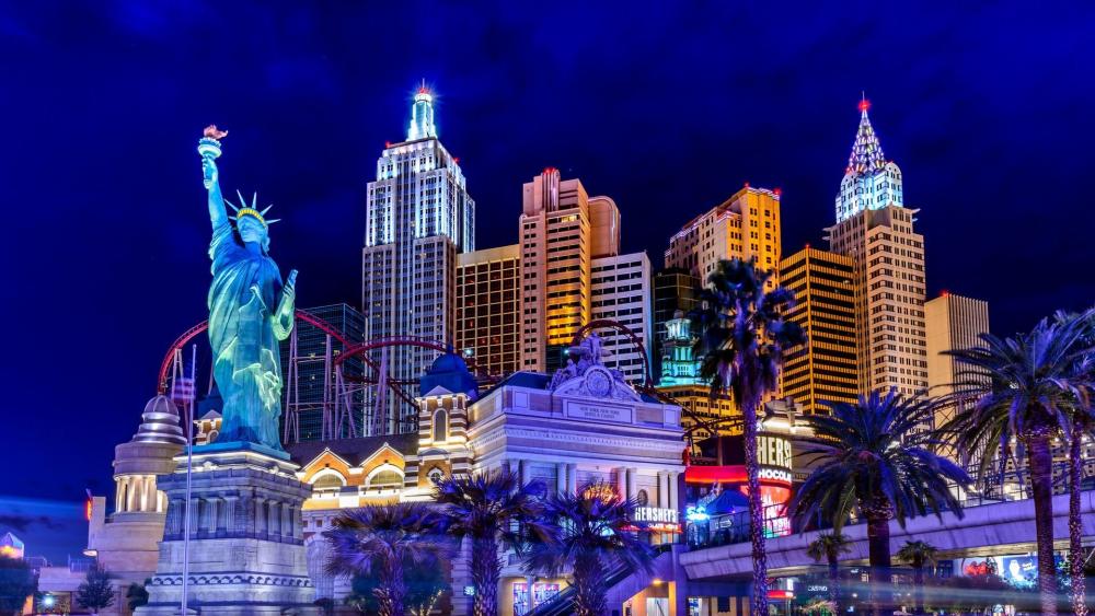 New York-New York Hotel & Casino in Las Vegas at night wallpaper