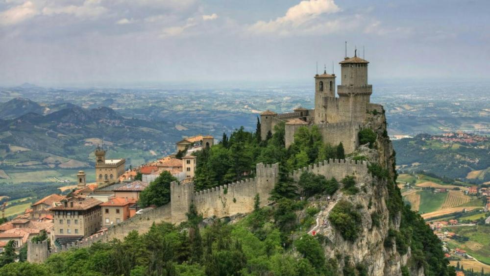 Guaita fortress wallpaper