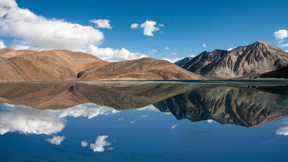 Pangong Lake (Pangong Tso) - Jammu Kashmir, India wallpaper