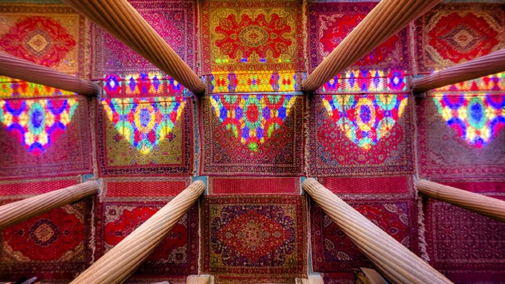 Columns and colors - Nasir al-Mulk Mosque wallpaper