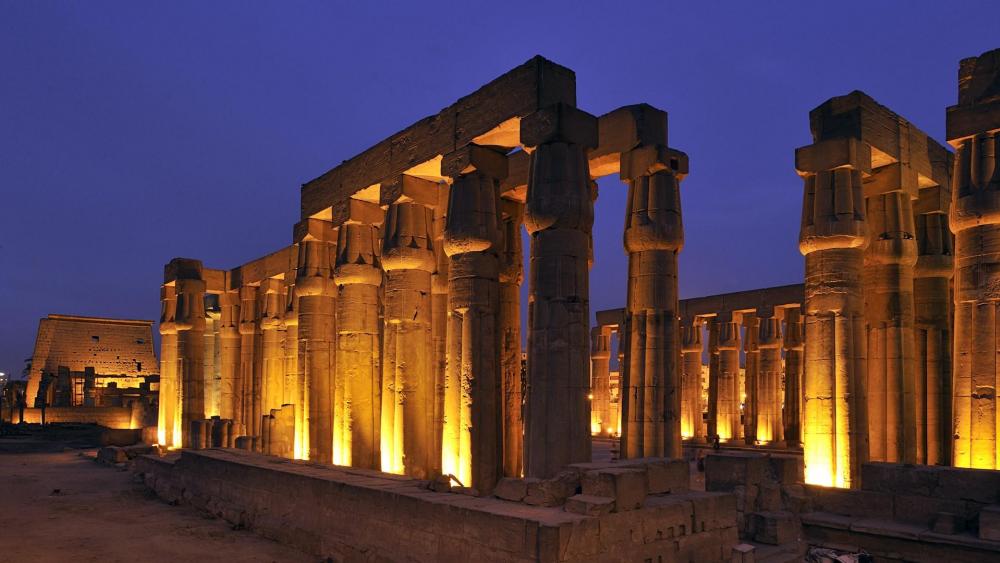 Luxor Temple at night wallpaper