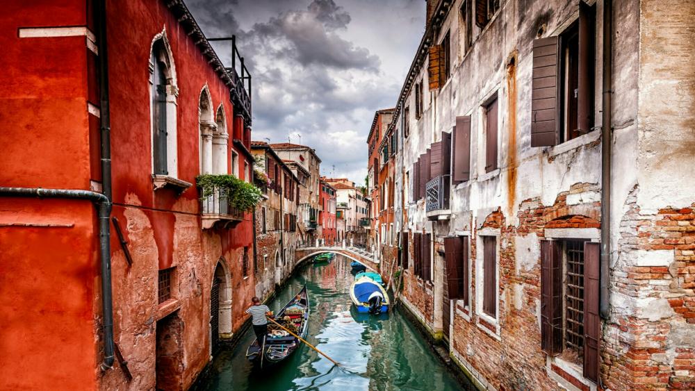 Venice canal with bridge - Italy wallpaper