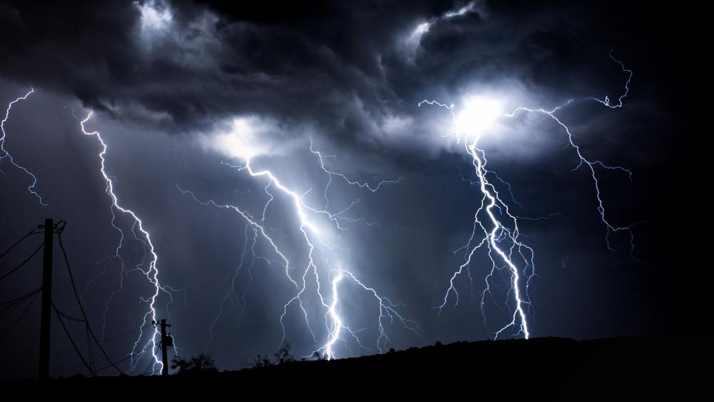 Thunderstorm with lightning strikes ️️️ wallpaper