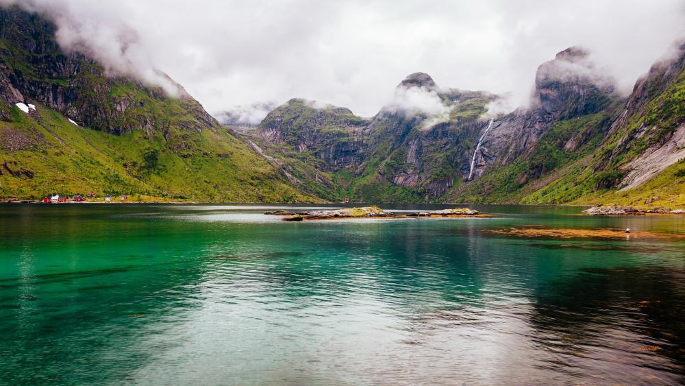 Beautiful Lofoten Lake wallpaper