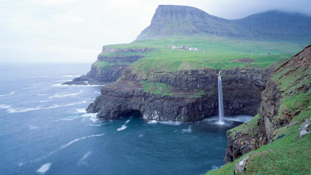 Múlafossur Waterfall, Gásadalur wallpaper