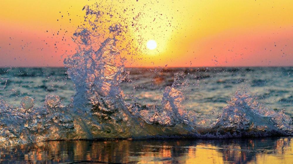 Splashing wave wallpaper