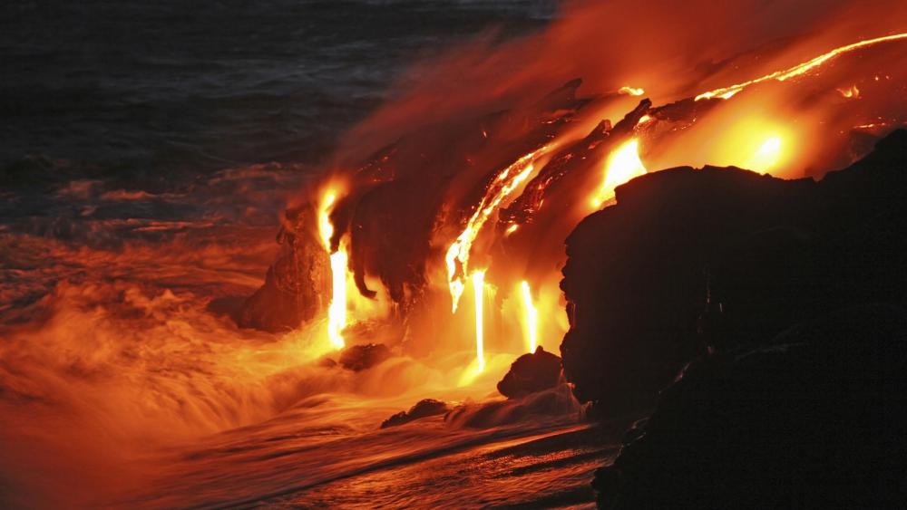Kīlauea lava flow to the ocean wallpaper